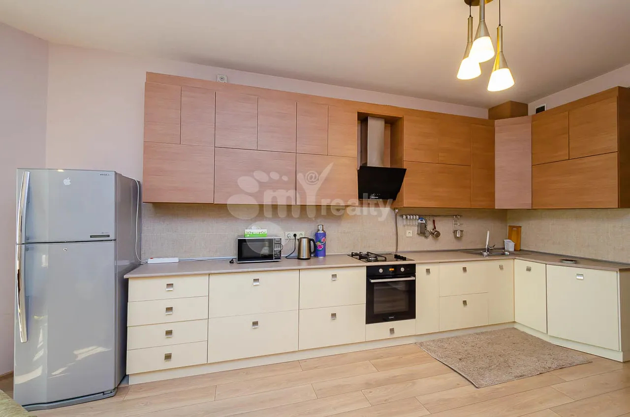 3 bedroom apartment for rent Yekmalyan St, Center Yerevan, 159975