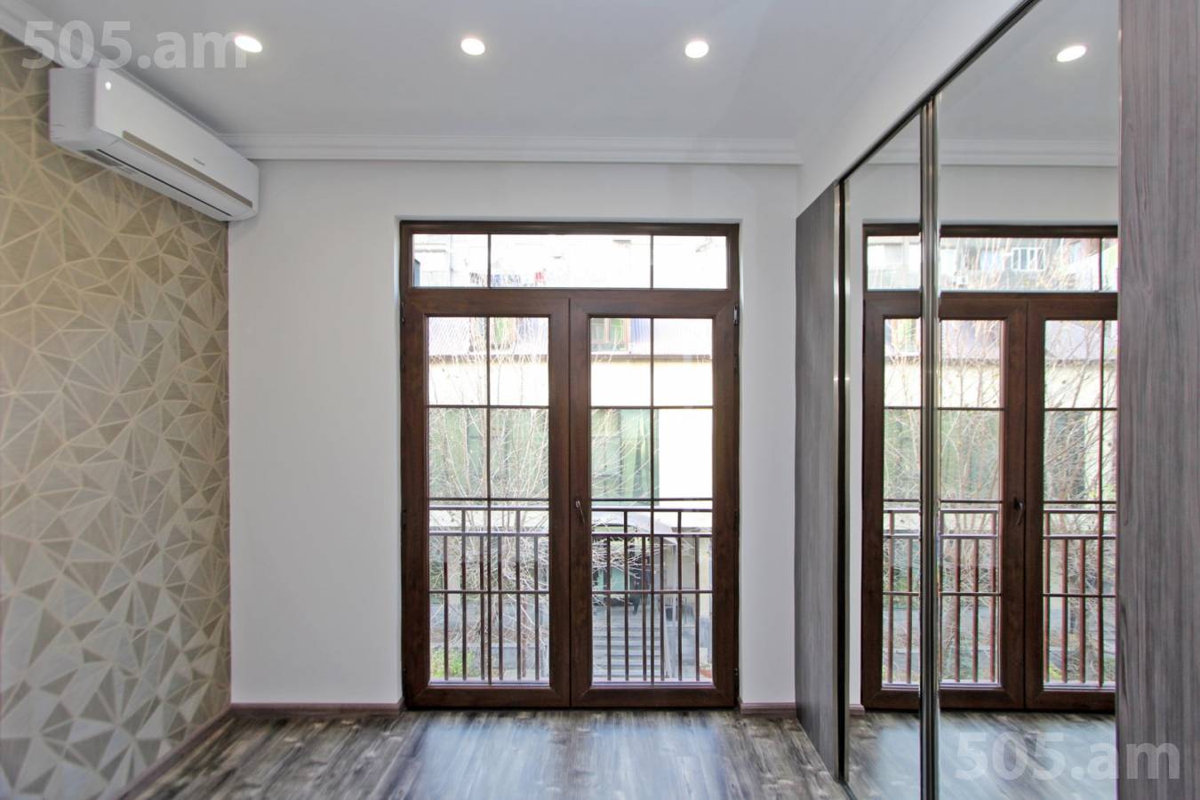 3 bedroom apartment for sale Saryan St, Center Yerevan, 149468