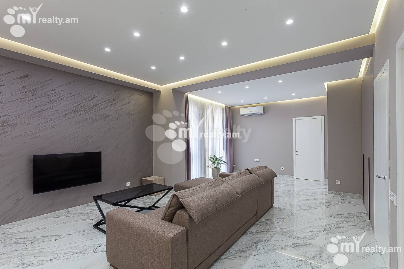 3 bedroom apartment for sale Amiryan St, Center Yerevan, 154445