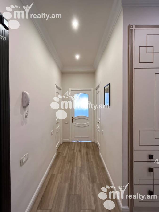 4 սենյականոց բնակարան  Պուշկինի փող, Կենտրոն Երևան, 156063