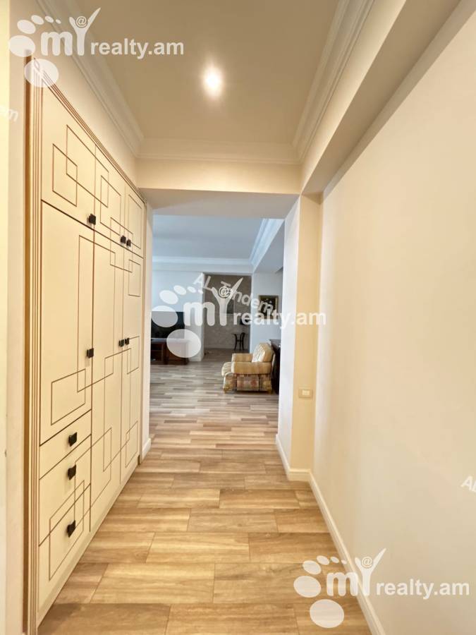 4 սենյականոց բնակարան  Պուշկինի փող, Կենտրոն Երևան, 156063