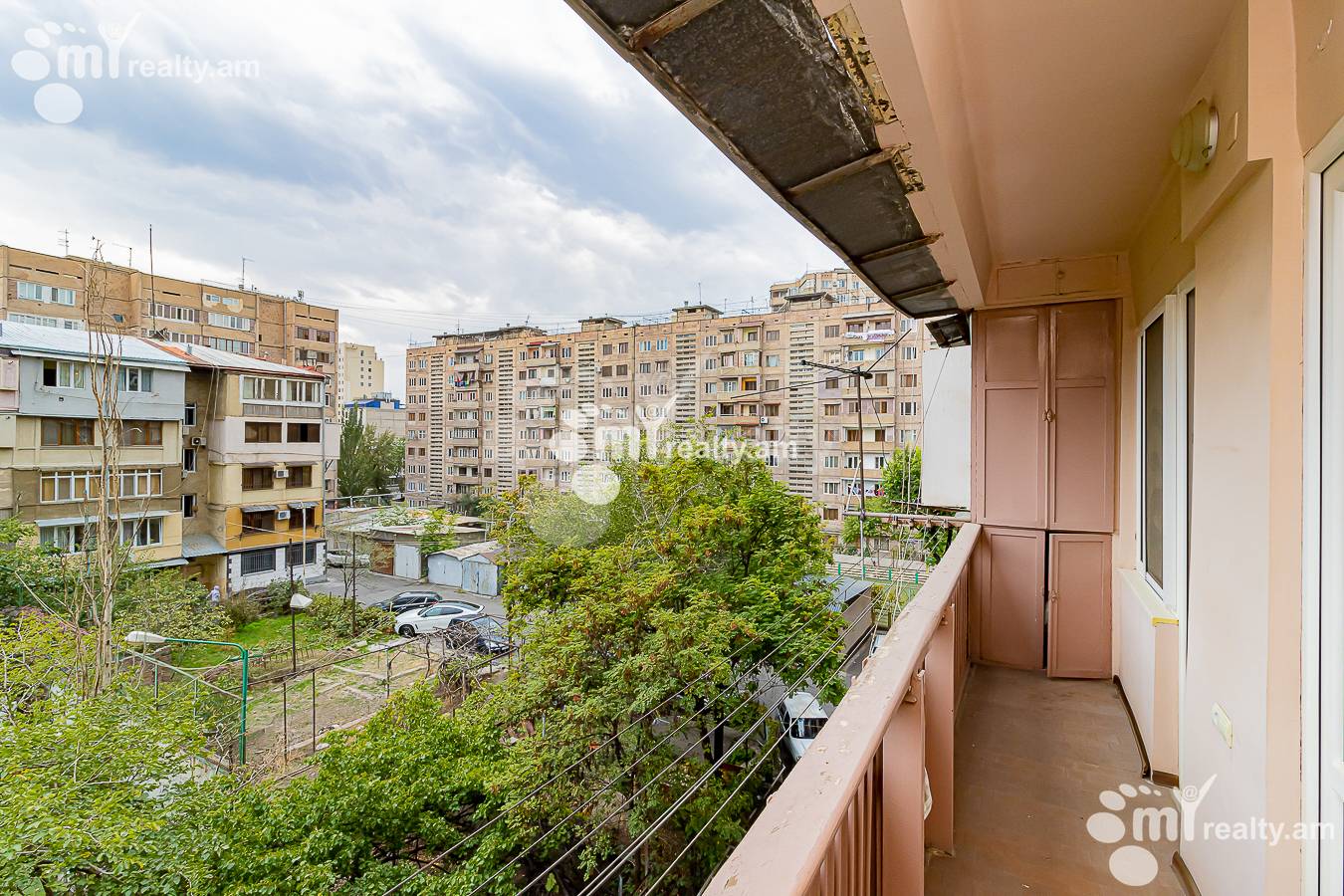 Купить 3 комнатную квартиру Каджазнуни ул, Центр Ереван, 147305