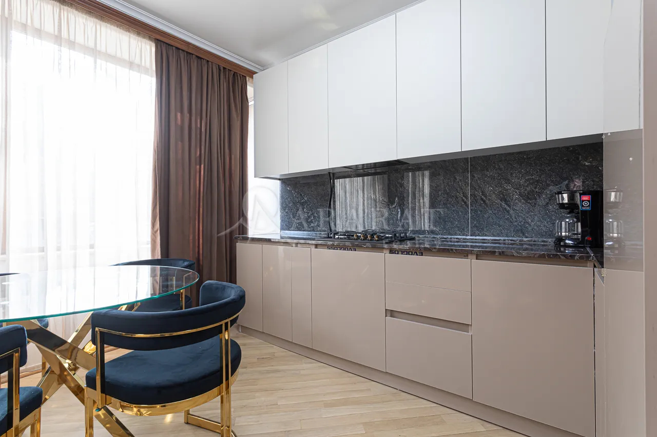 2 bedroom apartment for rent rue d'Abovyan, Center Yerevan, 159338