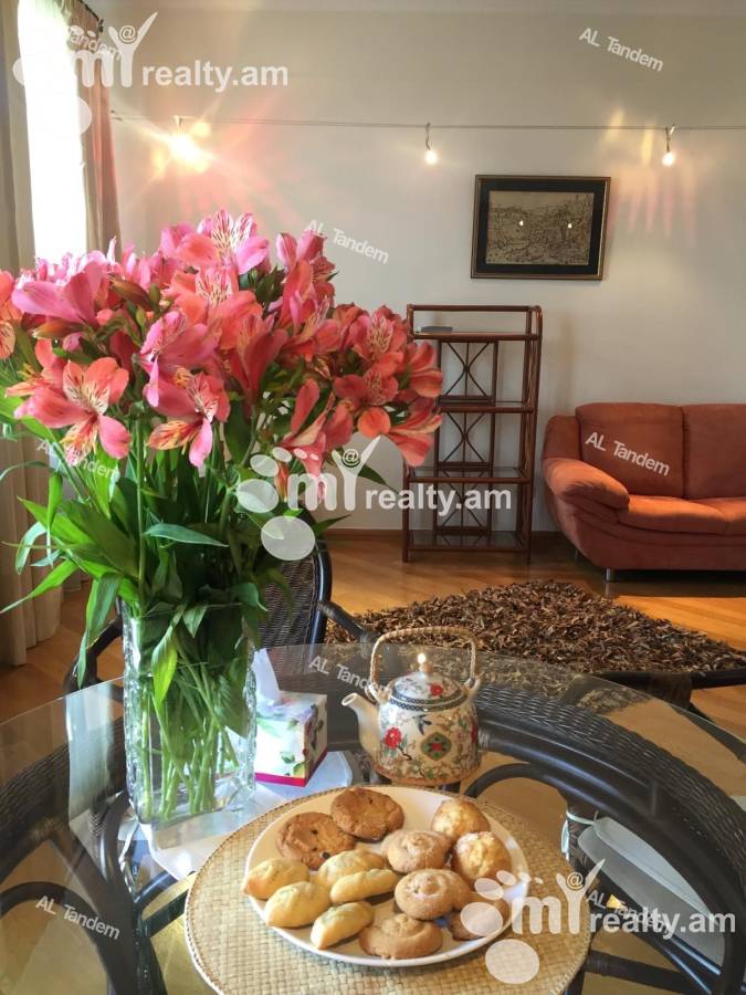 3 սենյականոց բնակարան  Չարենցի փող, Կենտրոն Երևան, 123038