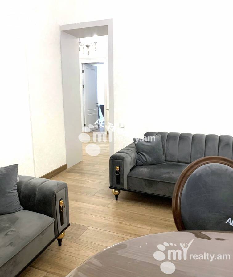 Купить 3 комнатную квартиру Вардананц ул, Центр Ереван, 143105