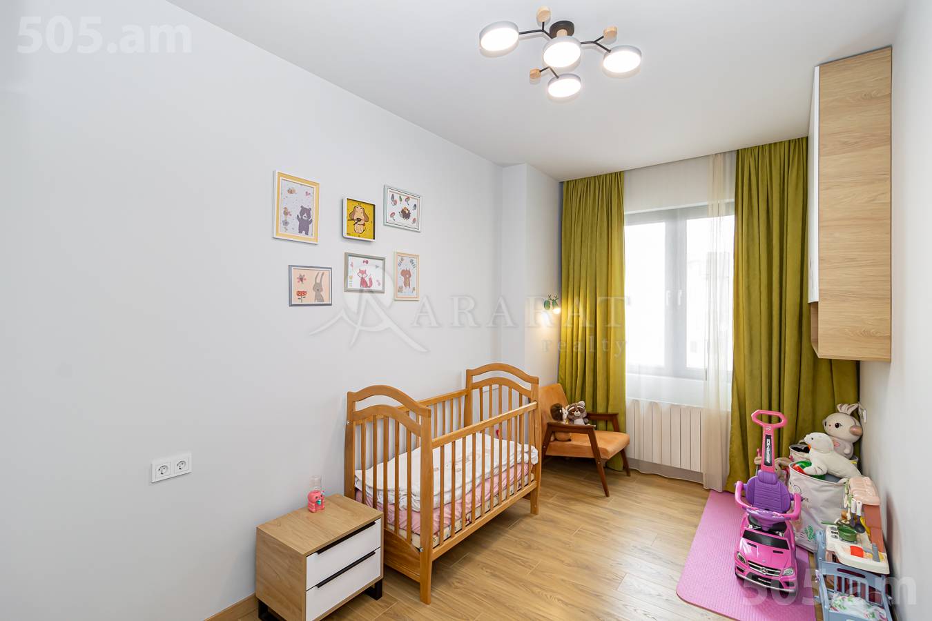 4 սենյականոց բնակարան  Նանսենի փող, Նոր Նորք Երևան, 149232