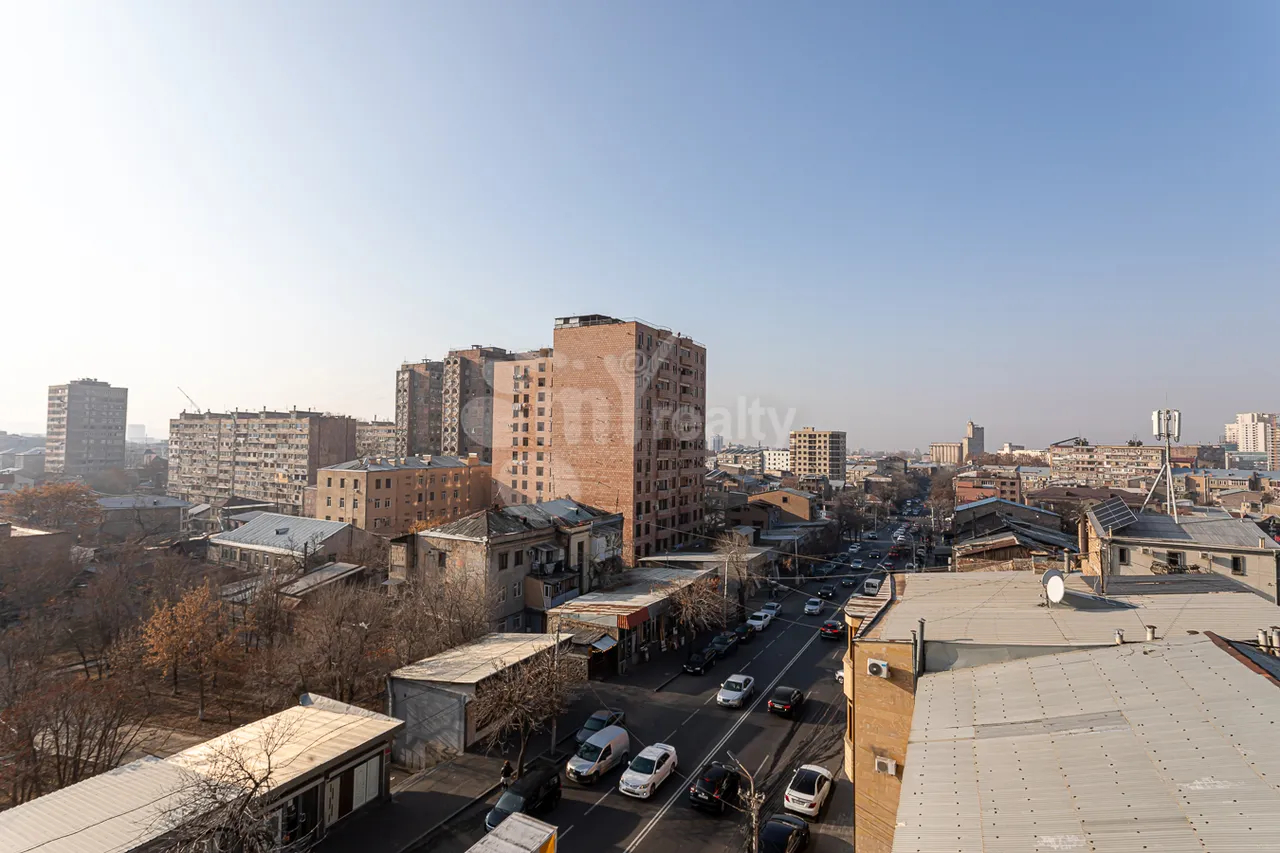 4 սենյականոց բնակարան  Ռոստոմի փող, Կենտրոն Երևան, 158378