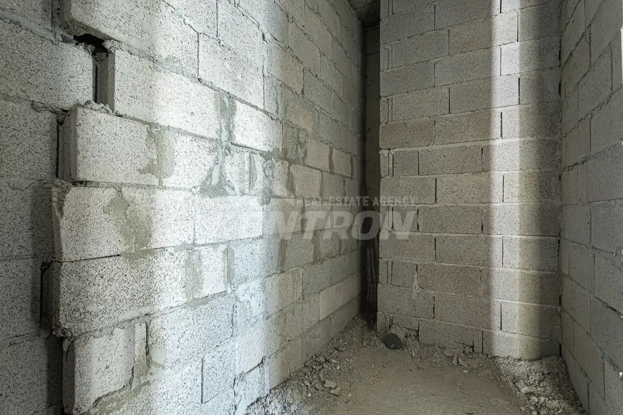 4 սենյականոց բնակարան  Լեոի փող, Կենտրոն Երևան, 157438