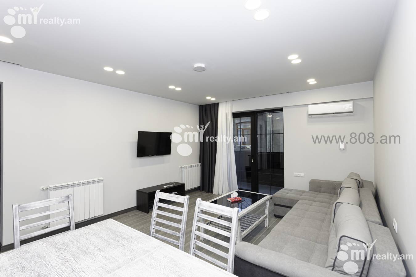 2 սենյականոց բնակարան  Մաշտոցի պող, Կենտրոն Երևան, 126469