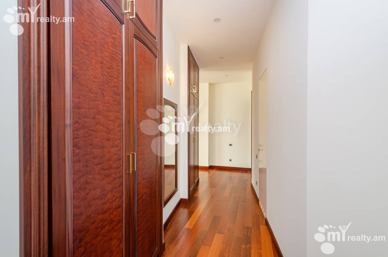 4 bedroom apartment for rent Moskovyan St, Center Yerevan, 153412