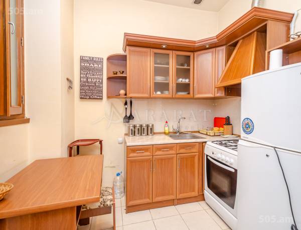 2-senyakanoc-bnakaran-vacharq-Yerevan-Center