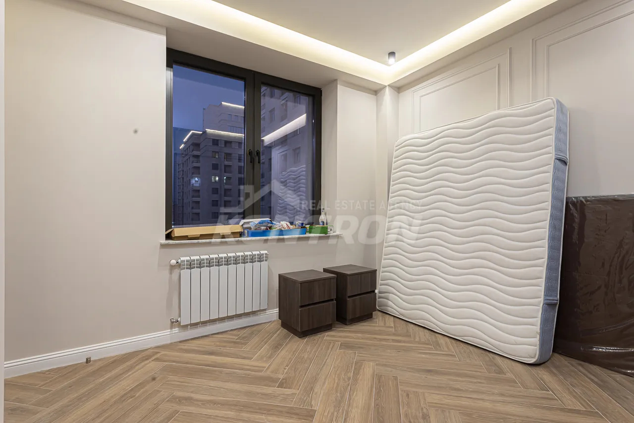 Купить 3 комнатную квартиру Аршакуняц пр, Центр Ереван, 158813