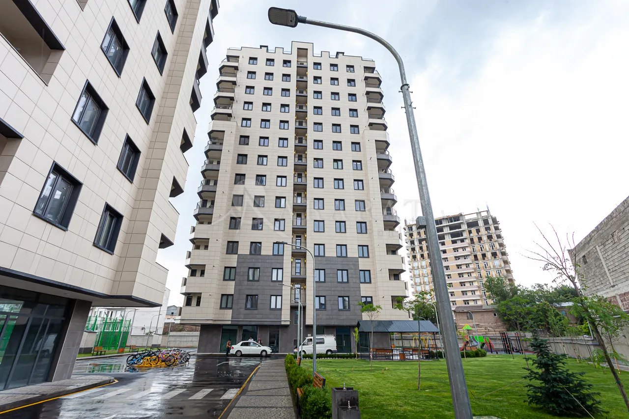 3 bedroom apartment for sale Hasratyan st., Ajapnyak Yerevan, 157405