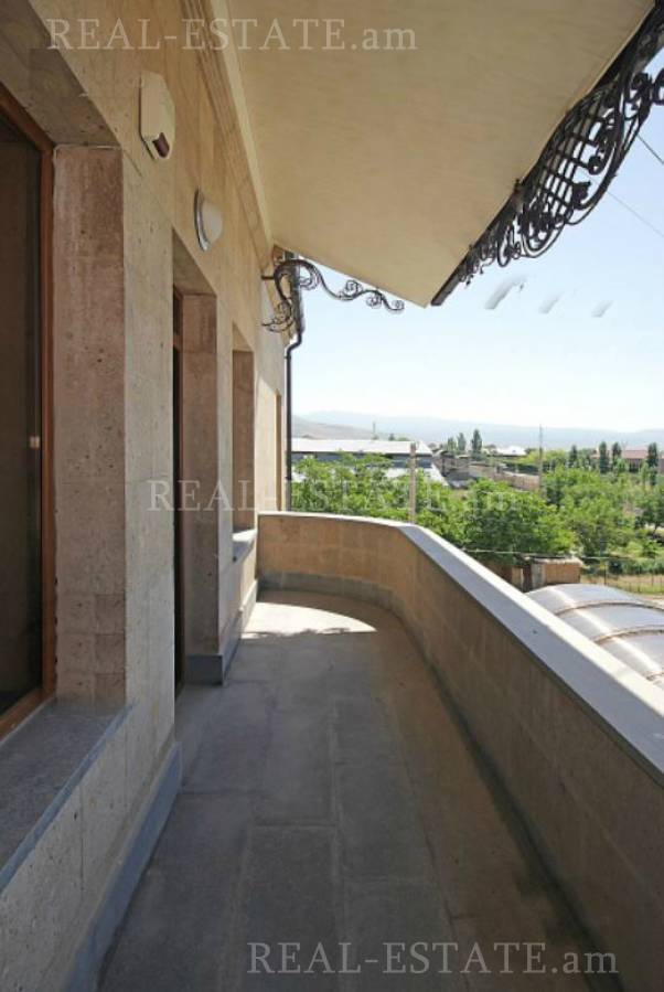 Առանձնատուն  Մայակ փ, Աբովյան Կոտայք, 121563