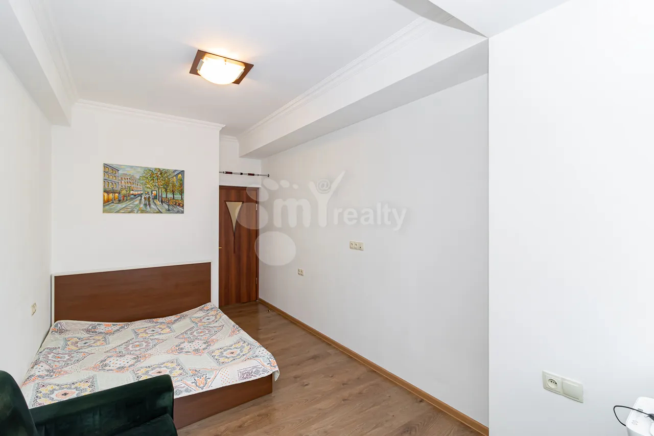3 bedroom apartment for sale Antarayin St, Center Yerevan, 160792