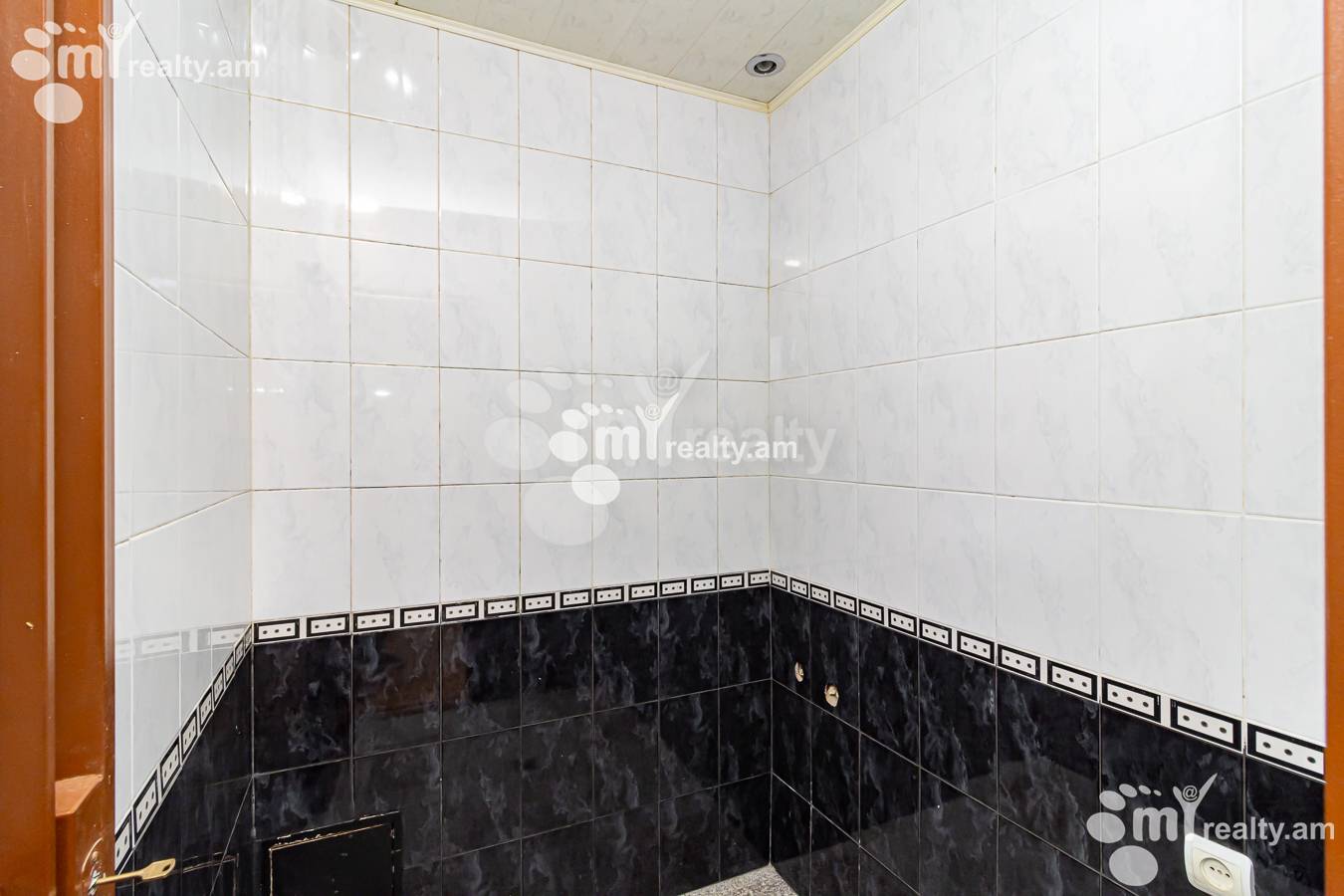 Купить коммерческoе помещение Г.Кочар ул, Арабкир Ереван, 148853