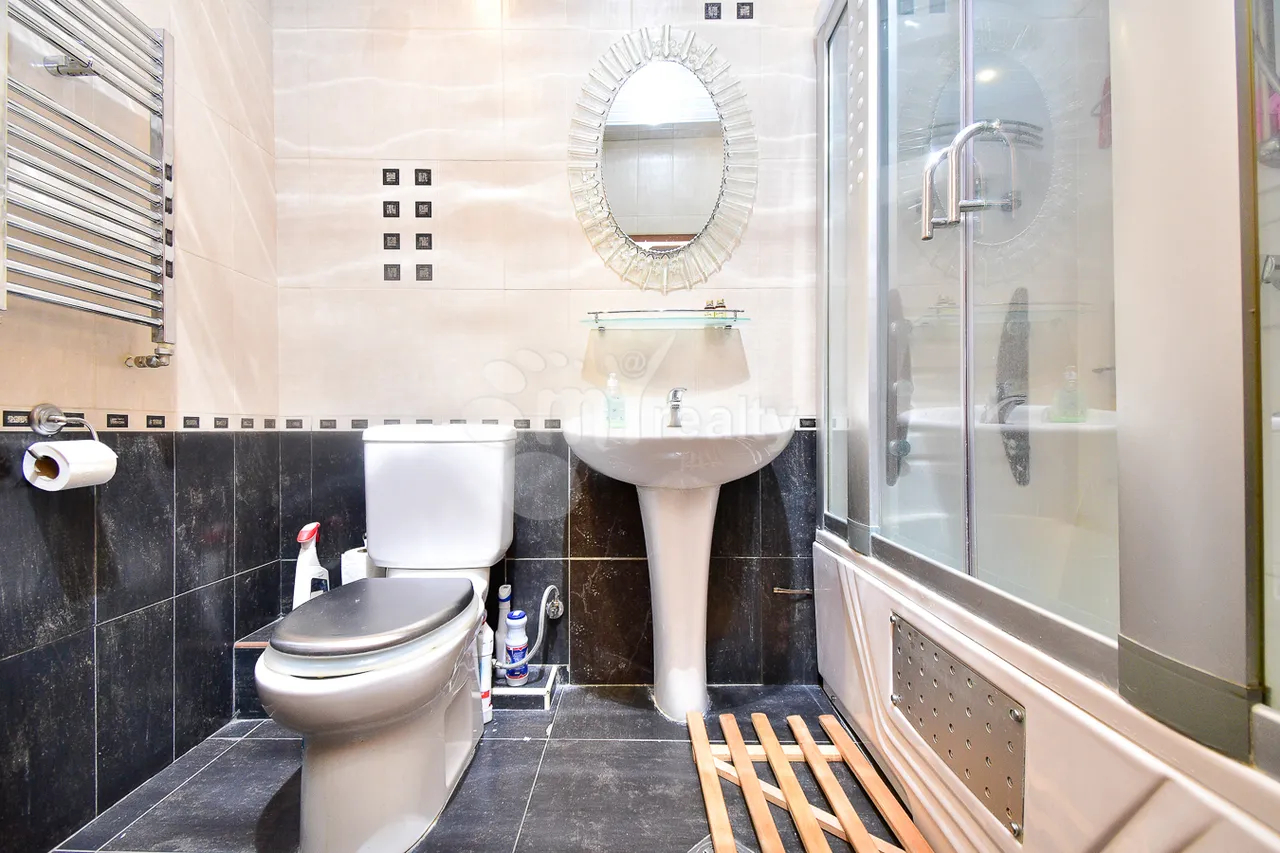 3 bedroom apartment for rent Tamanyan St, Center Yerevan, 160503