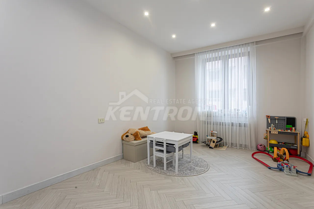4 bedroom apartment for sale Aram St, Center Yerevan, 159223