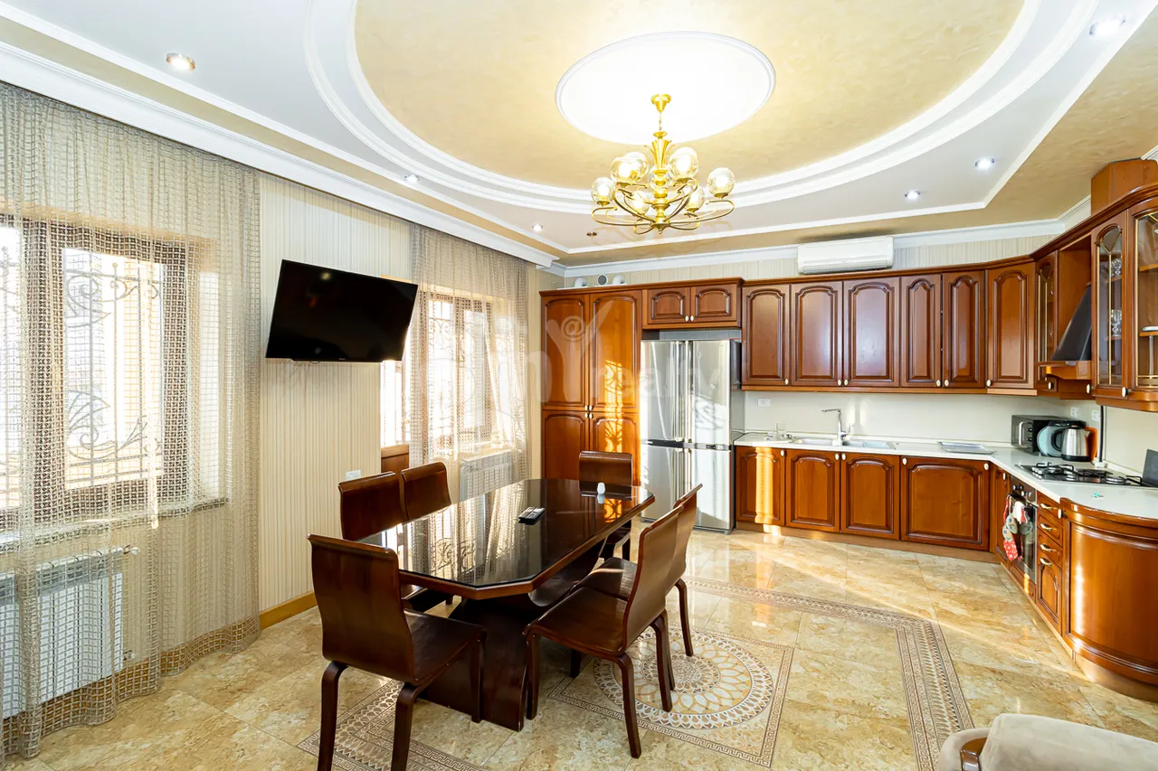 Առանձնատուն  Գ 1 թաղ., Աջափնյակ Երևան, 159068