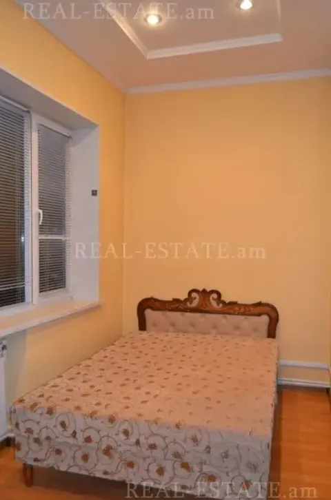 3 սենյականոց բնակարան  Աբովյան փող, Կենտրոն Երևան, 159901