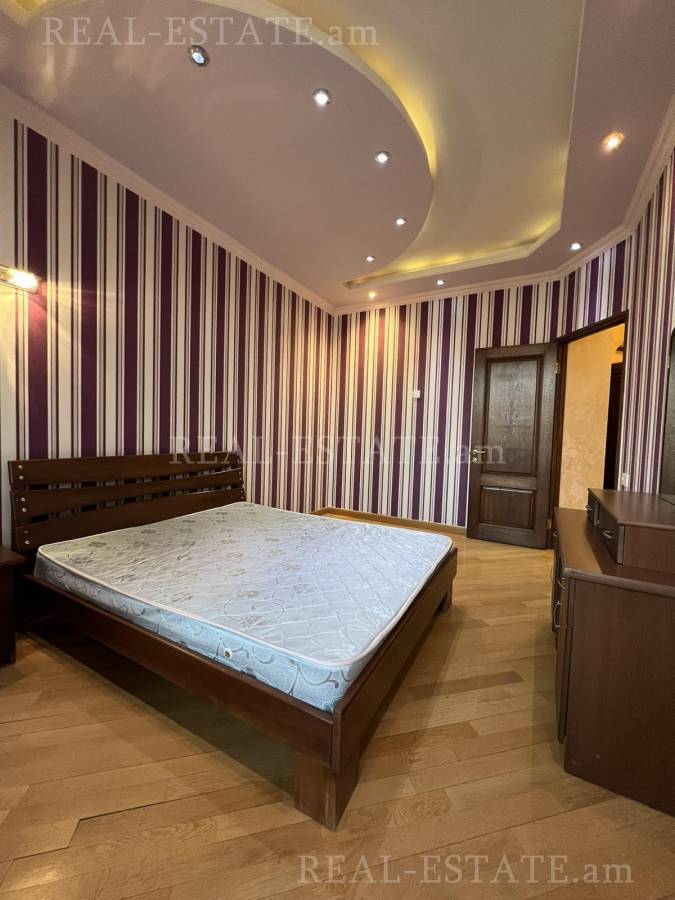 3 bedroom apartment for rent Sayat-Nova Ave, Center Yerevan, 126506