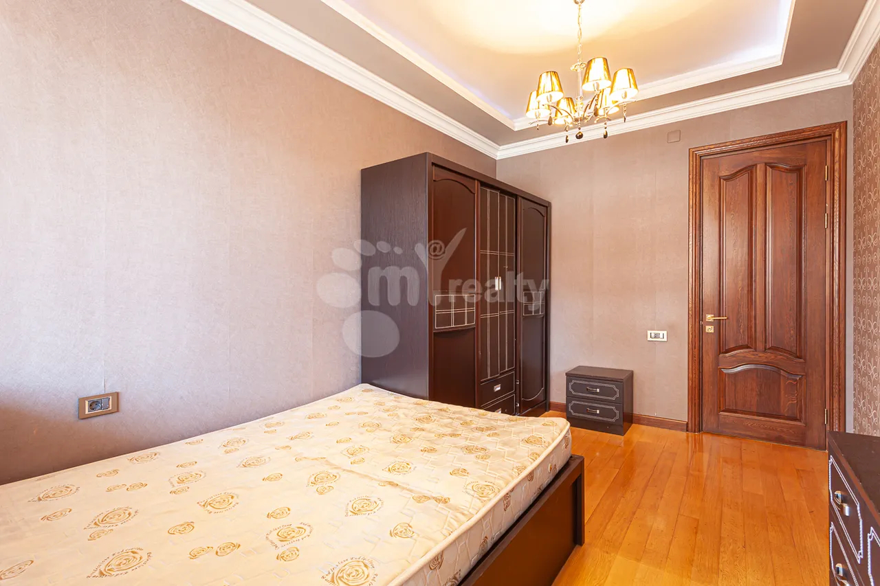 4 bedroom apartment for rent Vardanants St, Center Yerevan, 161364