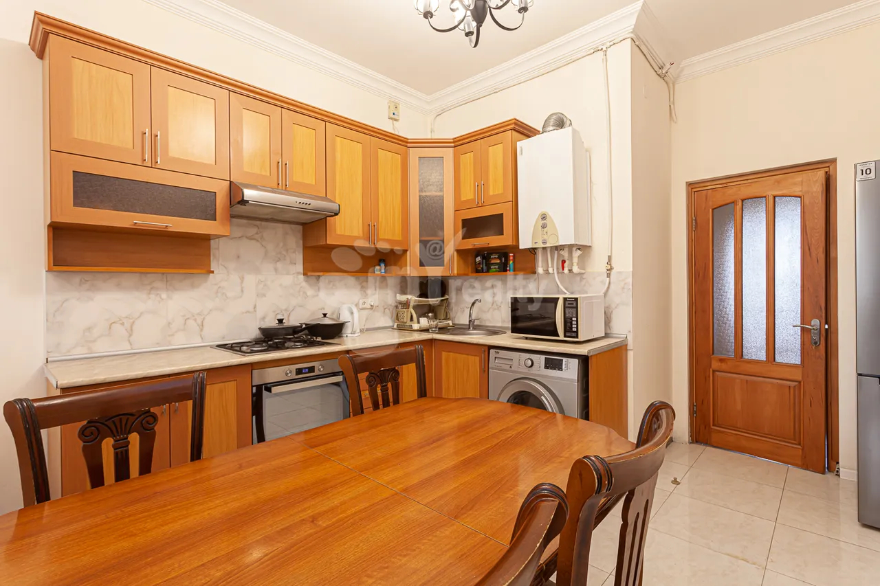 2 bedroom apartment for sale خیابان آرگیشتی, مرکز شهر ایروان, 161835
