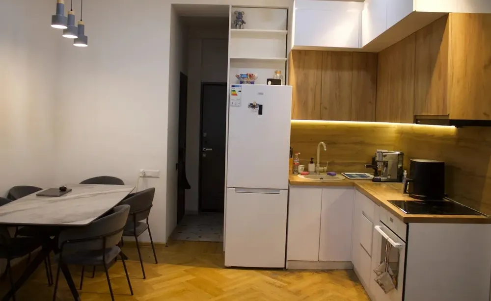 bnakaran/2-senyakanoc/Tigran+Mets+Ave/Center/Yerevan