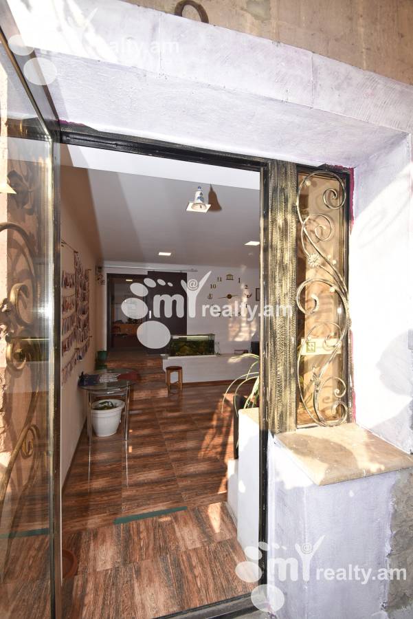 Commercial for sale خیابان هالابیان, آچاپنیاک ایروان, 155116