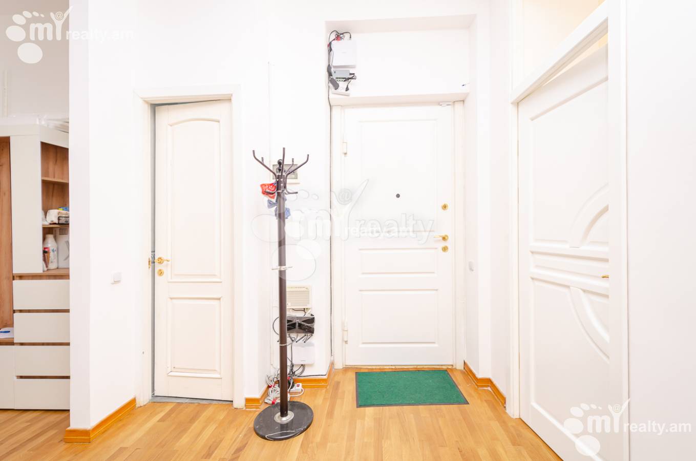 3 սենյականոց բնակարան  Իսահակյան փող, Կենտրոն Երևան, 145488