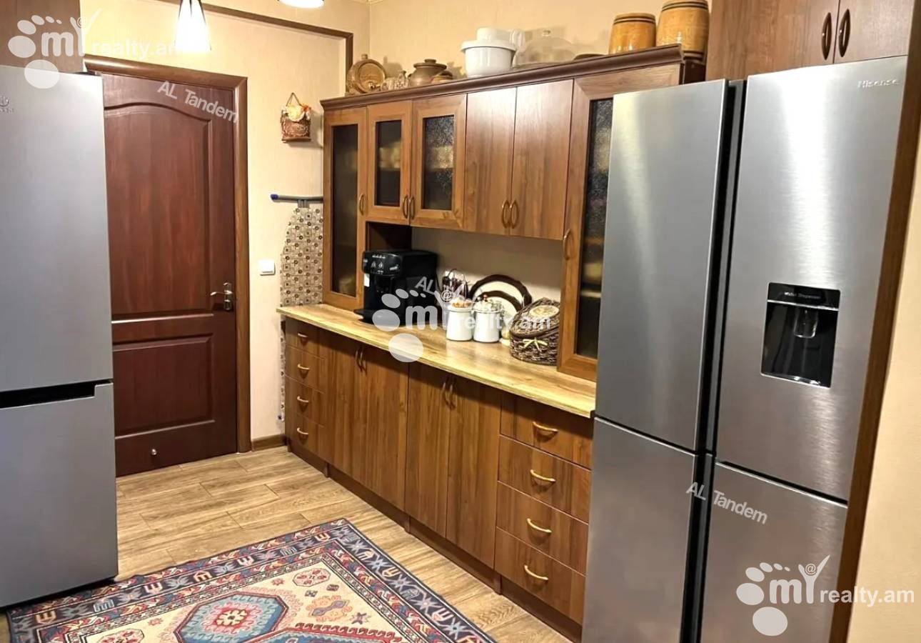 3 bedroom apartment for sale خیابان گِریبودوف, عربگیر ایروان, 153823