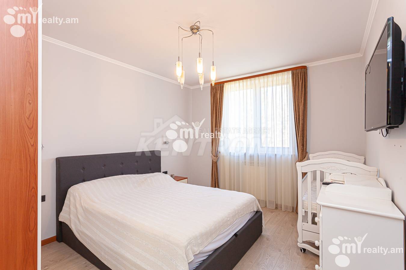 4 bedroom apartment for rent خیابان م. خورِناتسی, مرکز شهر ایروان, 154627