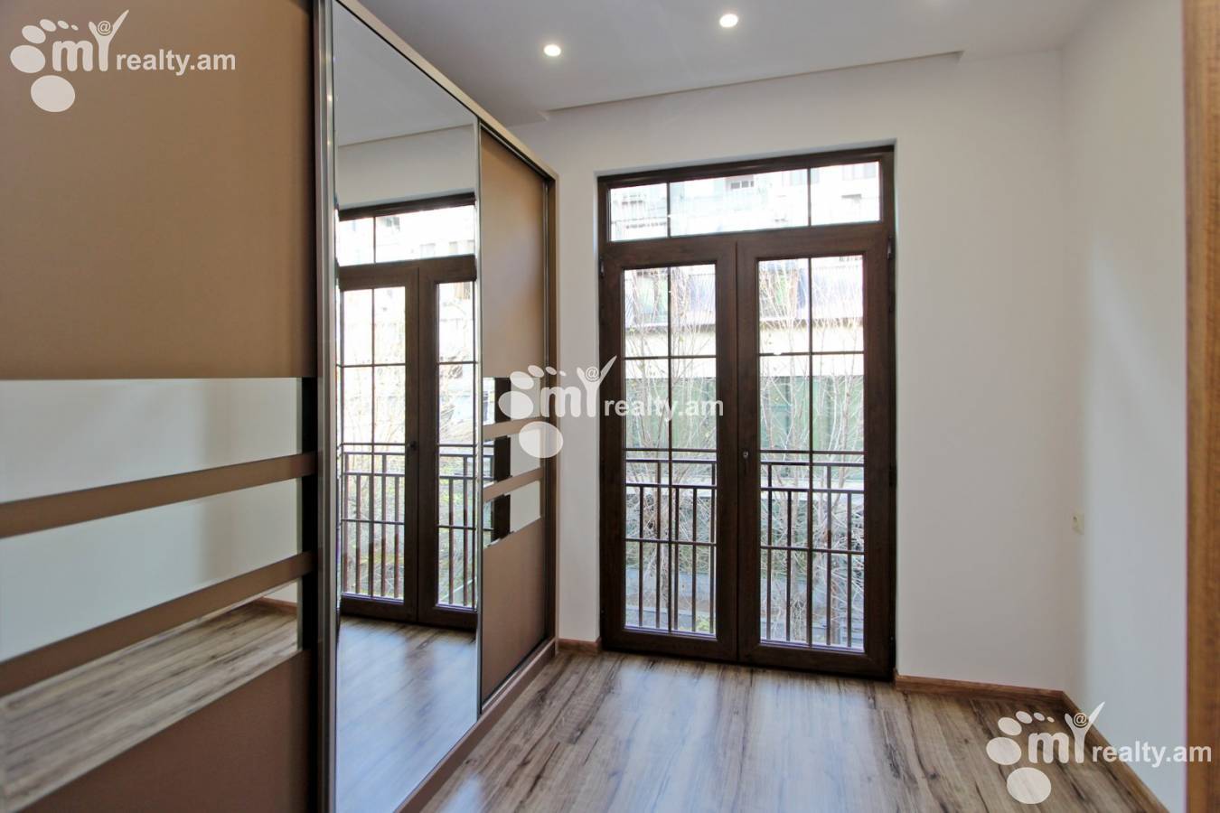 3 bedroom apartment for sale Saryan St, Center Yerevan, 140722