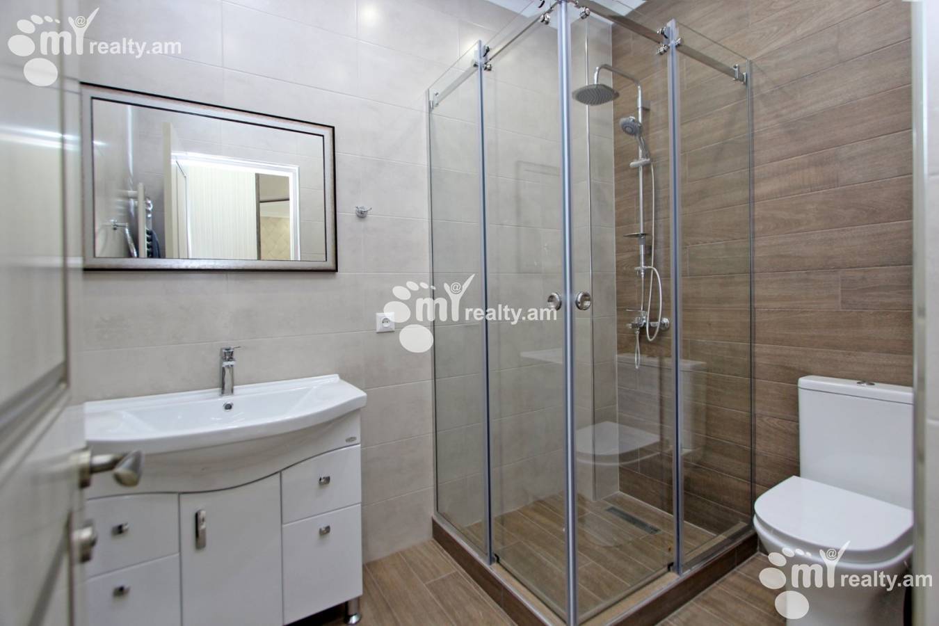 3 bedroom apartment for sale Saryan St, Center Yerevan, 140722