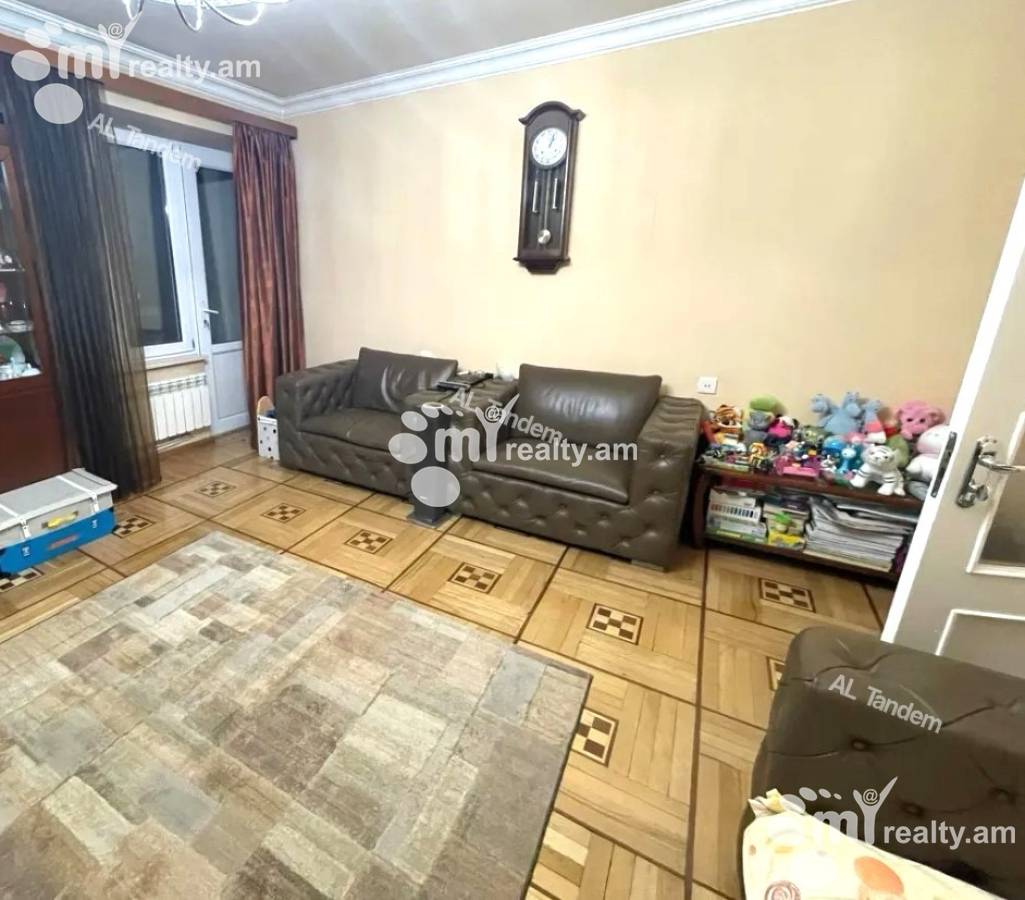 4 սենյականոց բնակարան  Շիրազի փող, Աջափնյակ Երևան, 156568