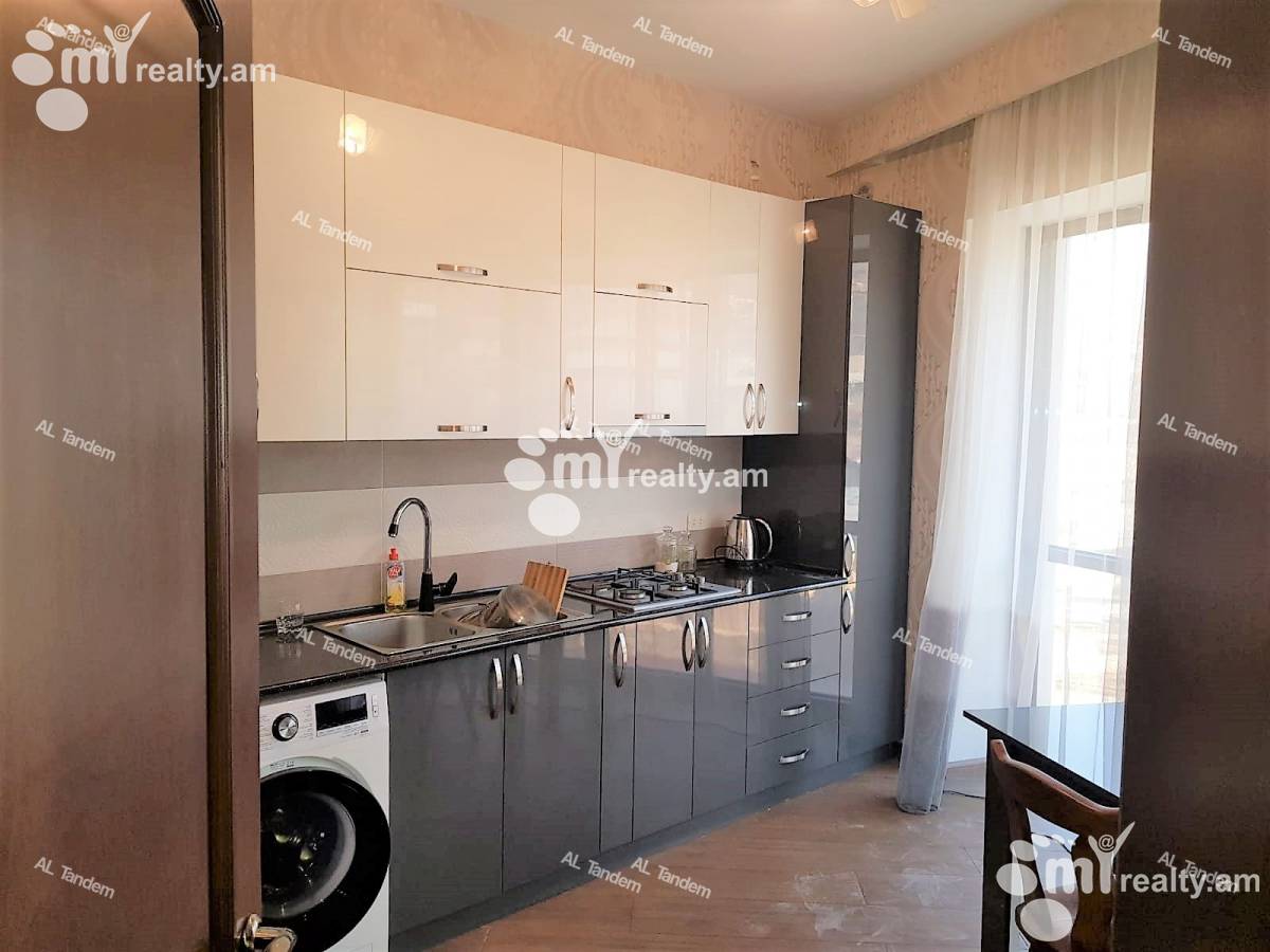 Купить 2 комнатную квартиру Чаренц ул, Центр Ереван, 122693