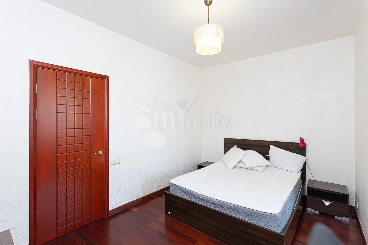 3 bedroom apartment for rent Tamanyan St, Center Yerevan, 157574