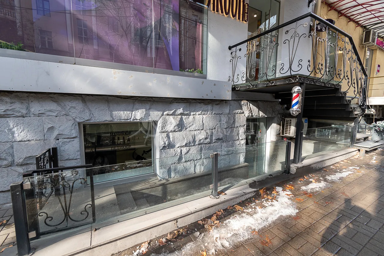 Снять коммерческoе помещение Терян ул, Центр Ереван, 158207