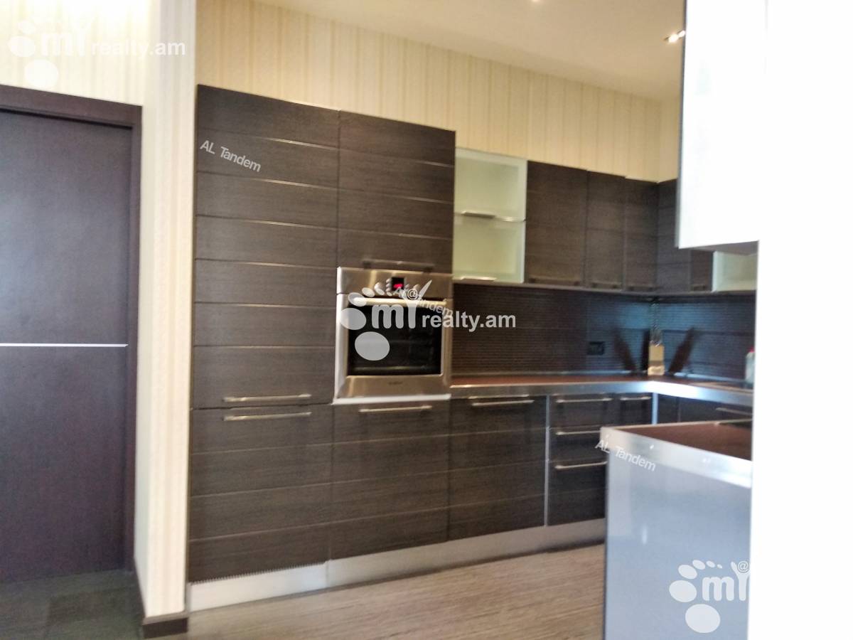 3 bedroom apartment for rent Vardanants St, Center Yerevan, 125911