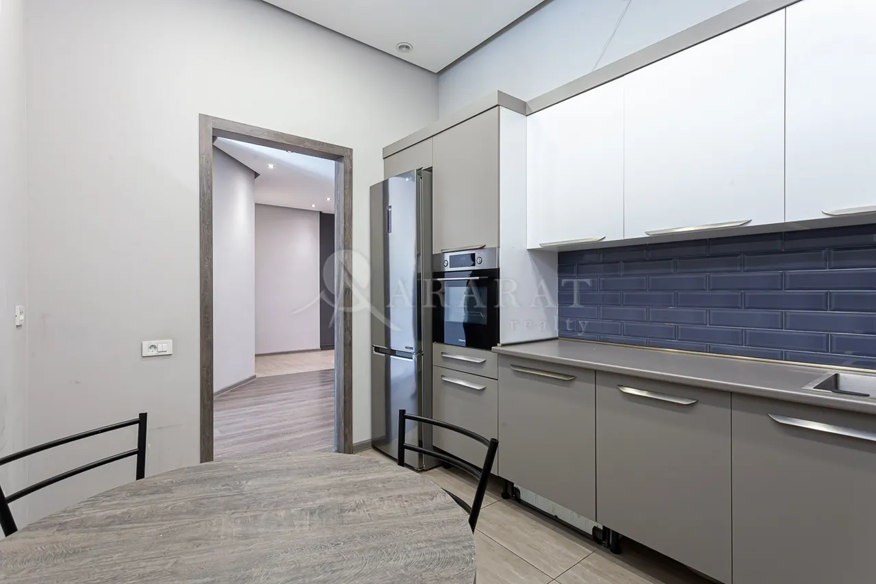 4 bedroom apartment for sale Azatutyan Ave, Arabkir Yerevan, 161890
