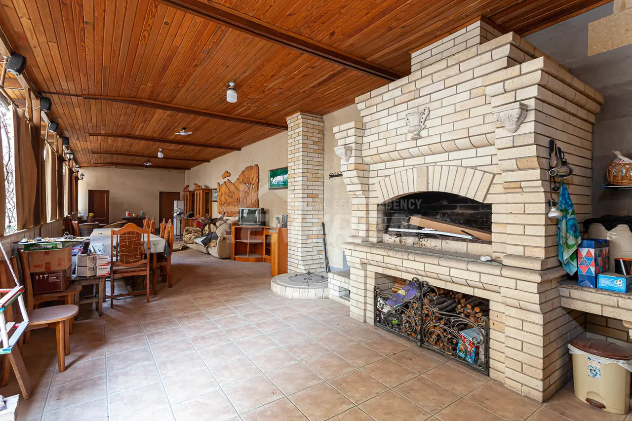 House for sale Pirumyans St, Davtachène Yerevan, 157261