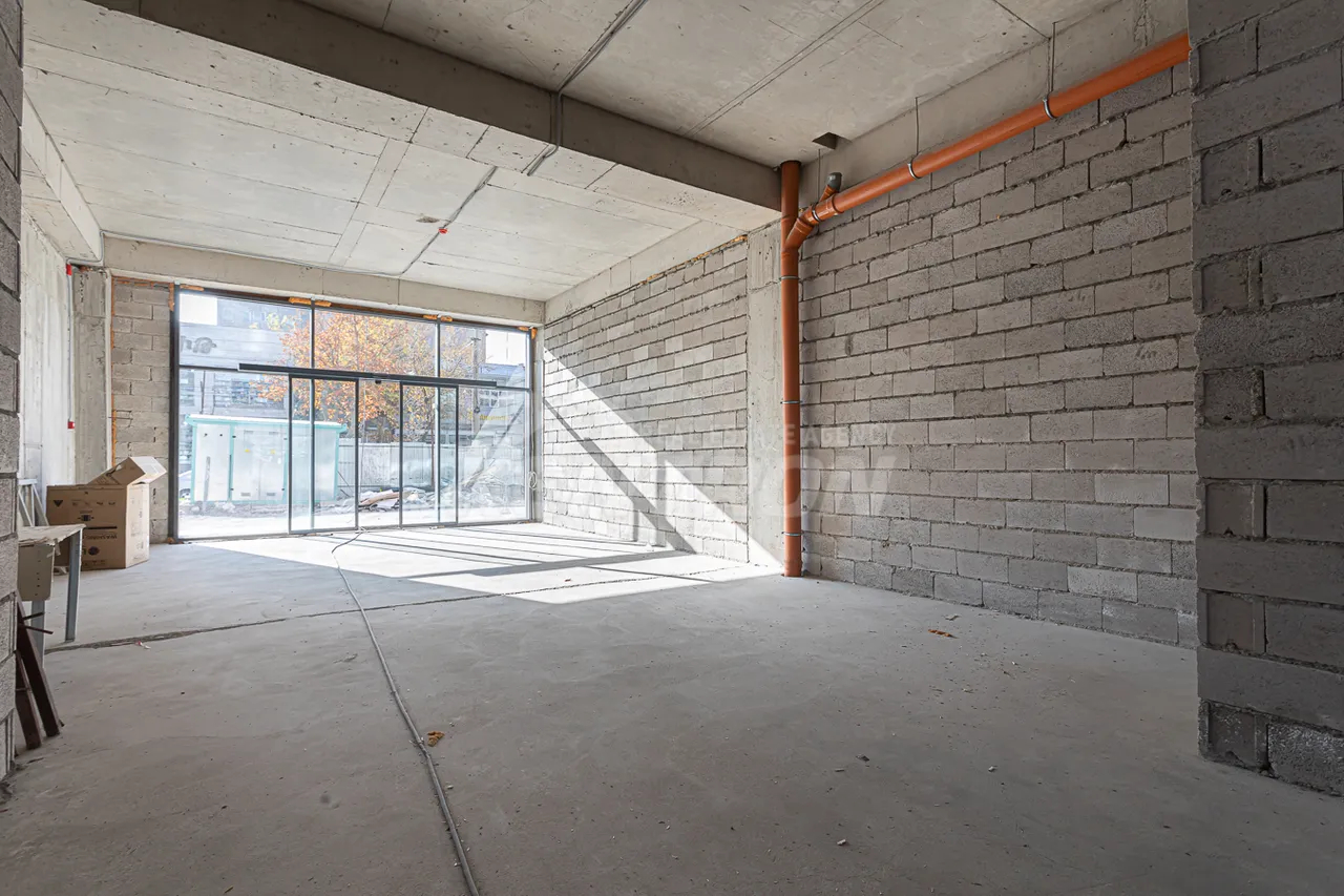 Commercial property for sale Paruyr Sevak  dis. 17 street, Avan Yerevan, 157751