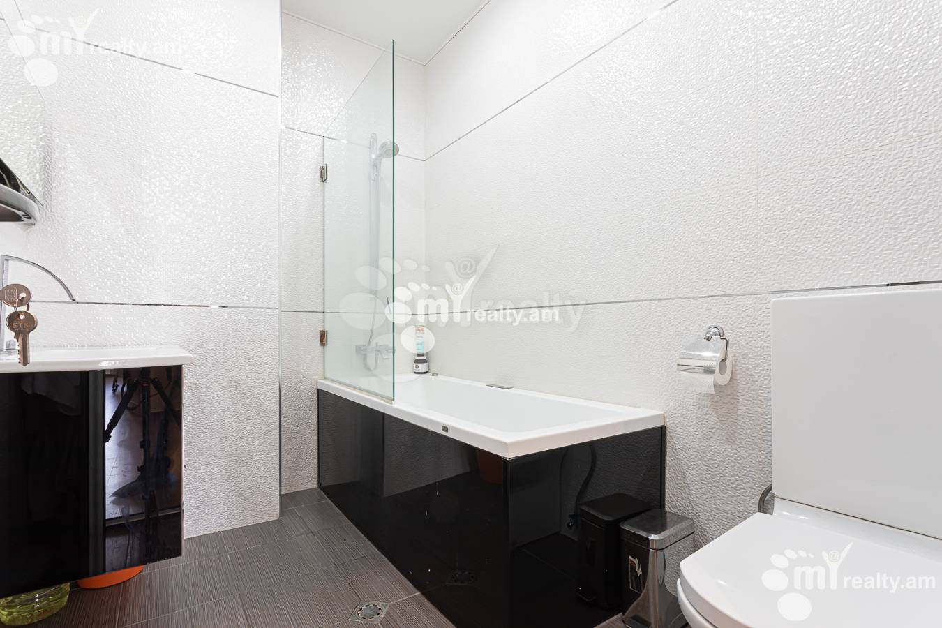 4 bedroom apartment for rent Aram St, Center Yerevan, 156863