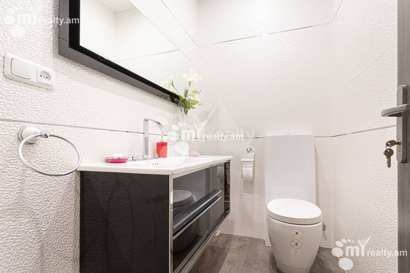 4 bedroom apartment for rent Aram St, Center Yerevan, 156863