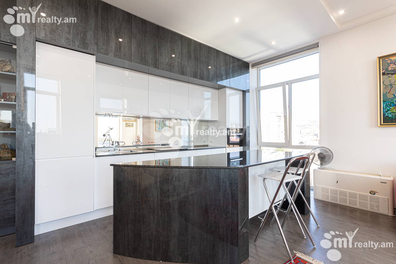 4 bedroom apartment for rent Aram St, Center Yerevan, 156863