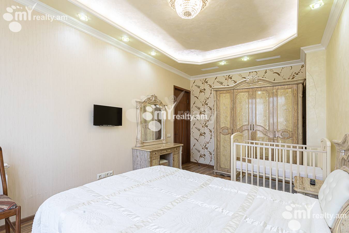 3 bedroom apartment for rent Antarayin St, Center Yerevan, 156854