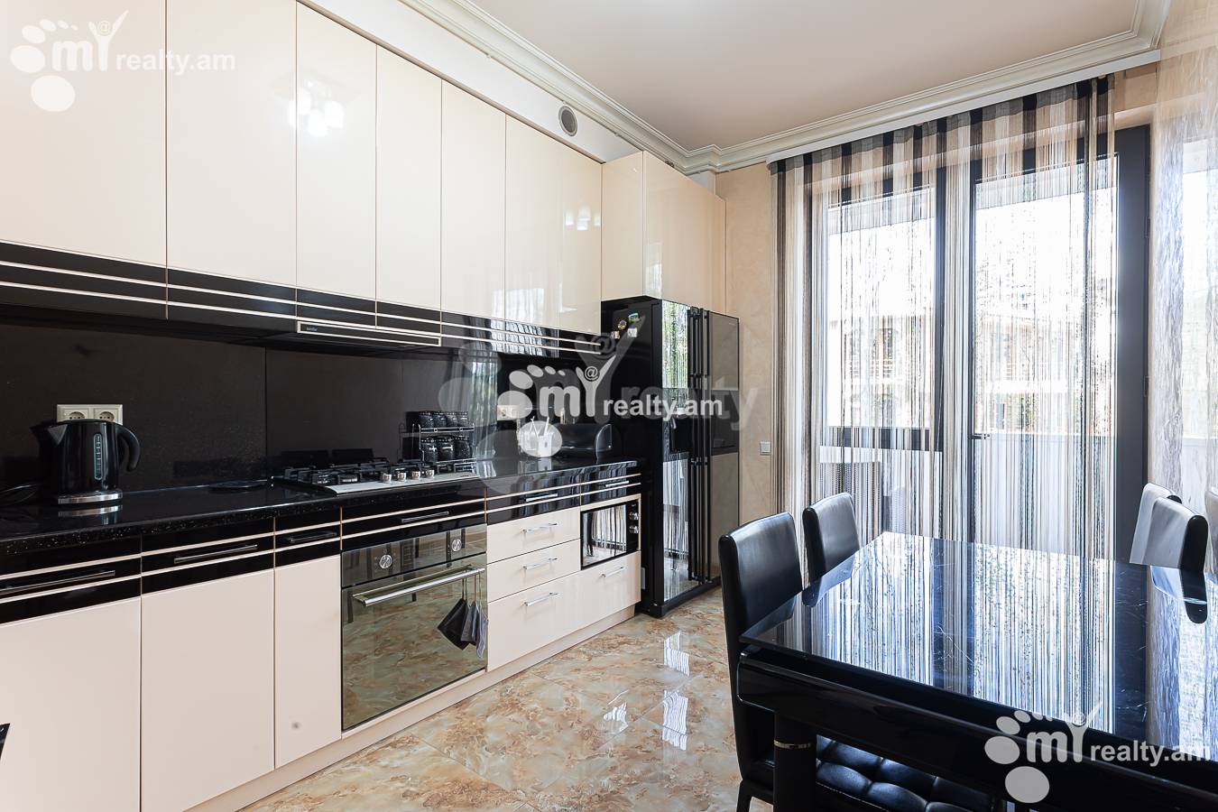 3 bedroom apartment for rent Antarayin St, Center Yerevan, 156854