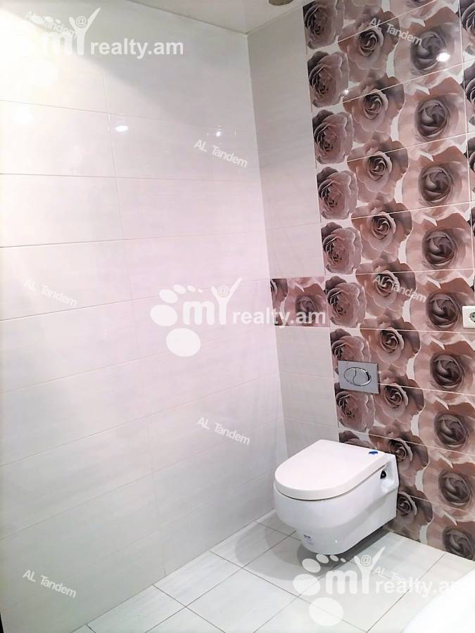 4 bedroom apartment for sale Nalbandyan St, Center Yerevan, 122412