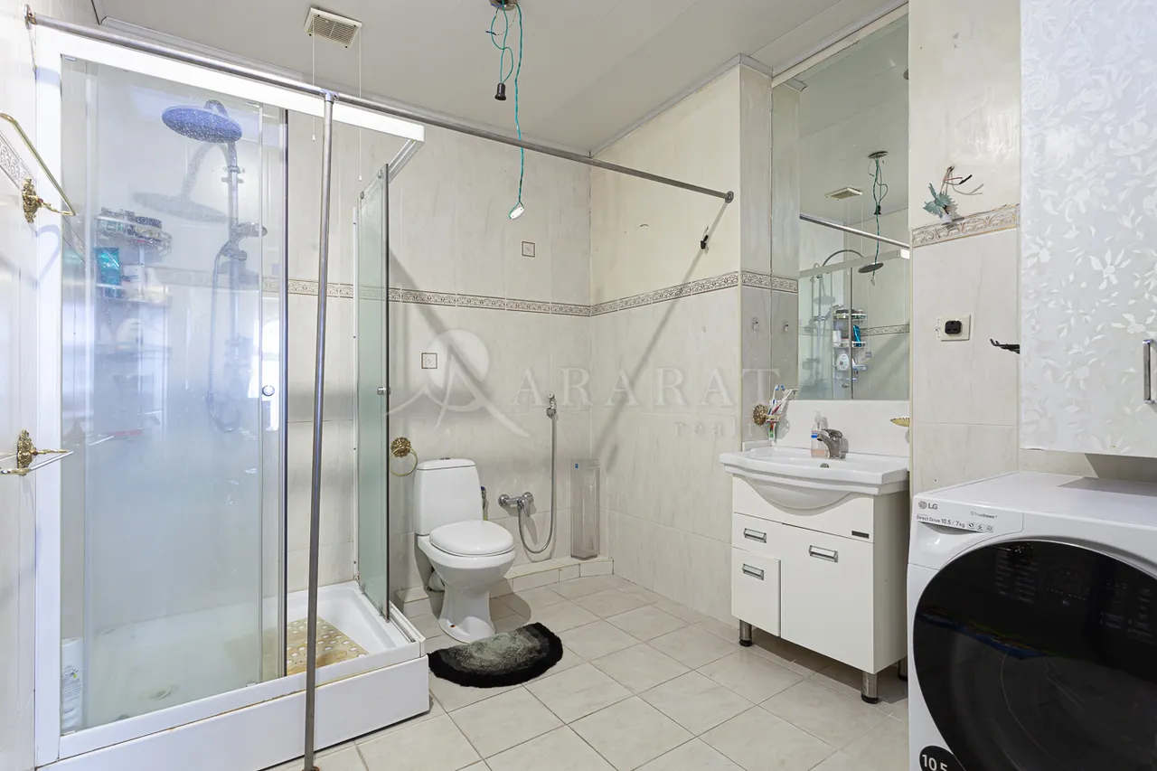 3 bedroom apartment for sale خیابان کومیتاس, عربگیر ایروان, 161976
