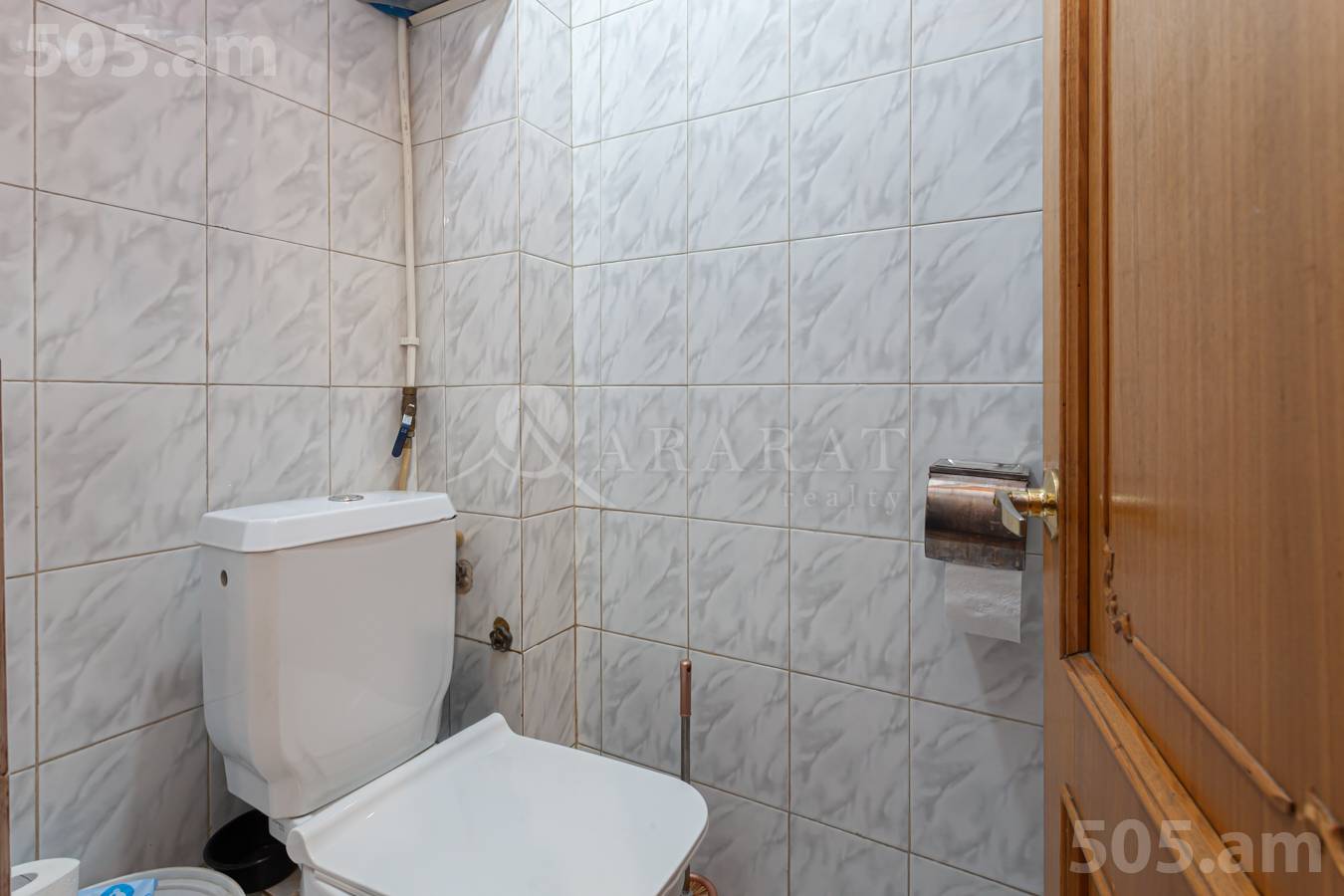 3 սենյականոց բնակարան  Աբովյան փող, Կենտրոն Երևան, 151971